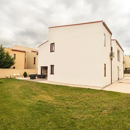 Luminoso Cerca De Segovia By Holiday home *